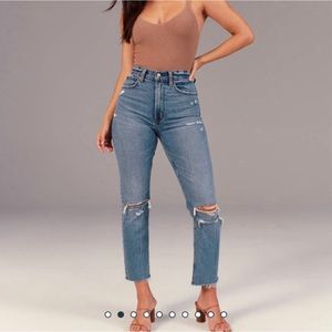 Abercrombie — Curve Love Ultra High Rise Ankle Straight Jean